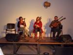 Poetas y guitarra: Elena Berruti, Lilia Argañaraz y Jorge Jewsbury